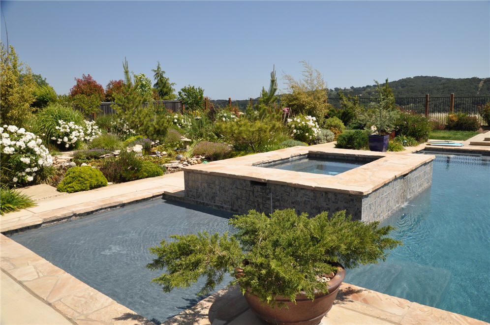 building swimming pool in garden